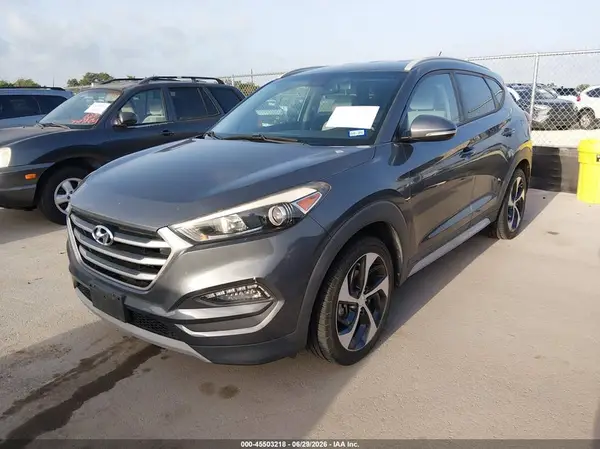 KM8J3CA2XHU507730 2017 HYUNDAI TUCSON - Image 2
