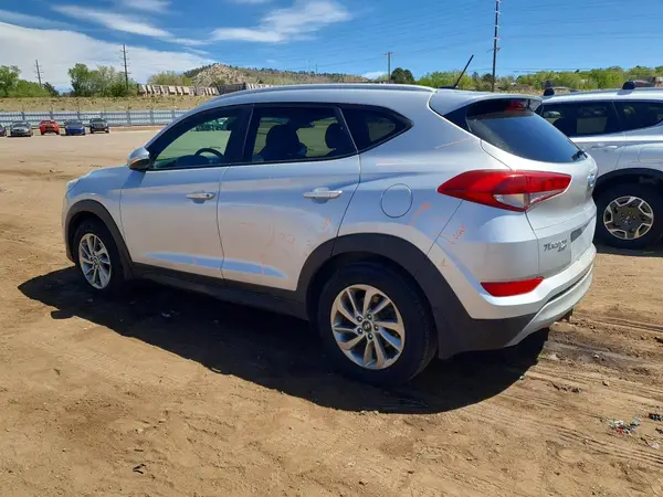 KM8J3CA2XHU508375 2017 HYUNDAI TUCSON - Image 2