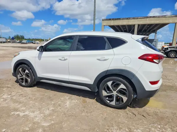 KM8J3CA2XHU528786 2017 HYUNDAI TUCSON - Image 2