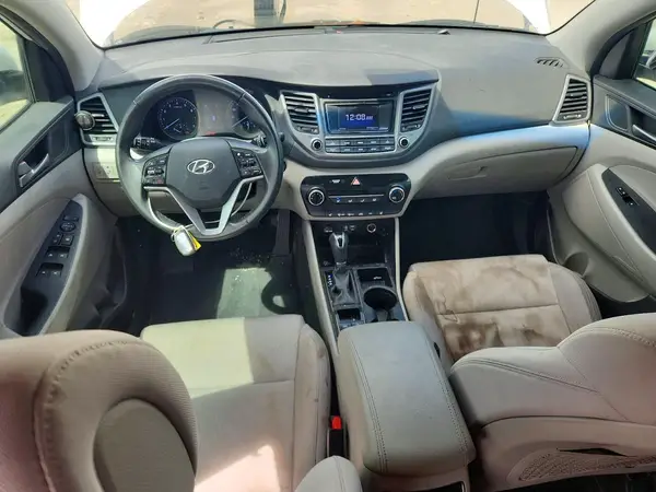 KM8J3CA2XHU528786 2017 HYUNDAI TUCSON - Image 8