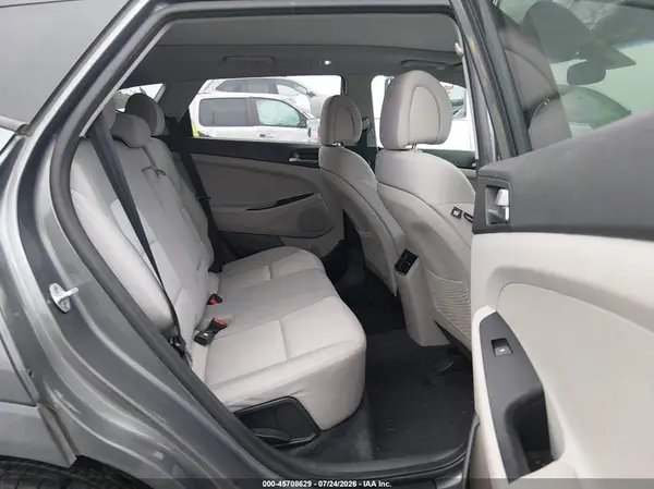 KM8J3CA2XHU554837 2017 HYUNDAI TUCSON - Image 8