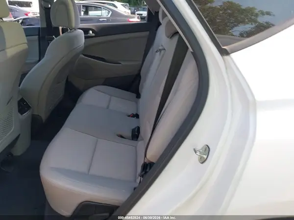 KM8J3CA2XHU568074 2017 HYUNDAI TUCSON - Image 8