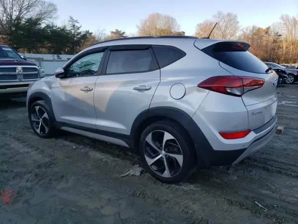KM8J3CA2XHU569273 2017 HYUNDAI TUCSON - Image 2