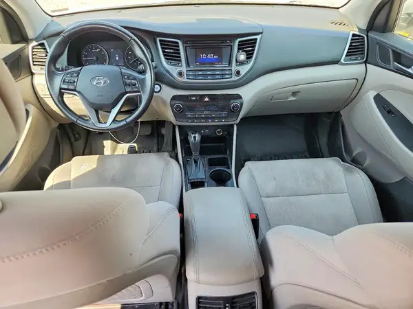KM8J3CA2XHU570519 2017 HYUNDAI TUCSON - Image 8