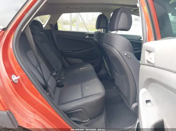 KM8J3CA2XHU574781 2017 HYUNDAI TUCSON - Image 8