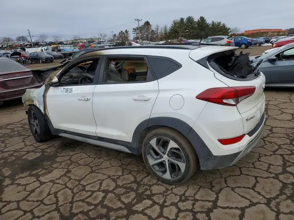 KM8J3CA2XHU575087 2017 HYUNDAI TUCSON - Image 2