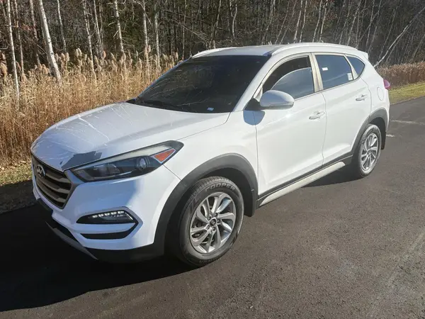 KM8J3CA2XHU576465 2017 HYUNDAI TUCSON - Image 2