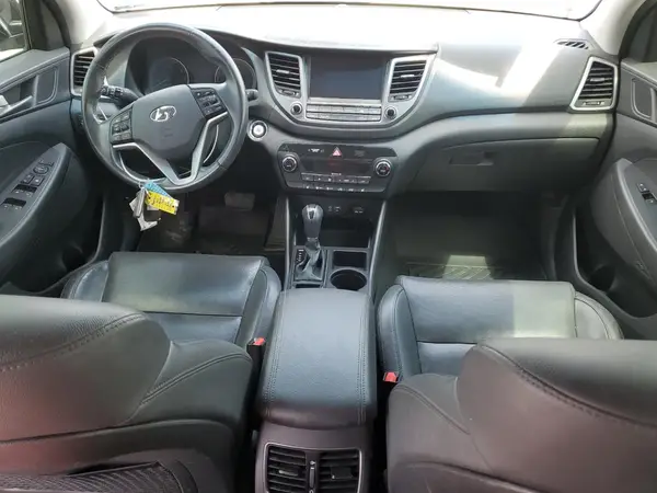KM8J3CA2XHU582802 2017 HYUNDAI TUCSON - Image 8