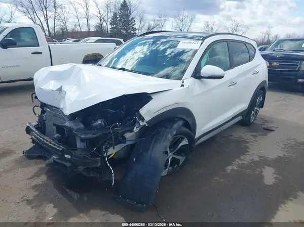 KM8J3CA2XHU594612 2017 HYUNDAI TUCSON - Image 2