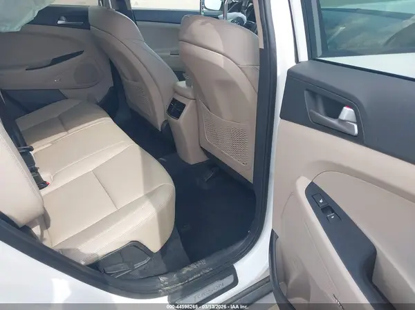KM8J3CA2XHU594612 2017 HYUNDAI TUCSON - Image 8
