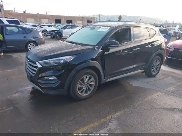 KM8J3CA2XHU596618 2017 HYUNDAI TUCSON - Image 2