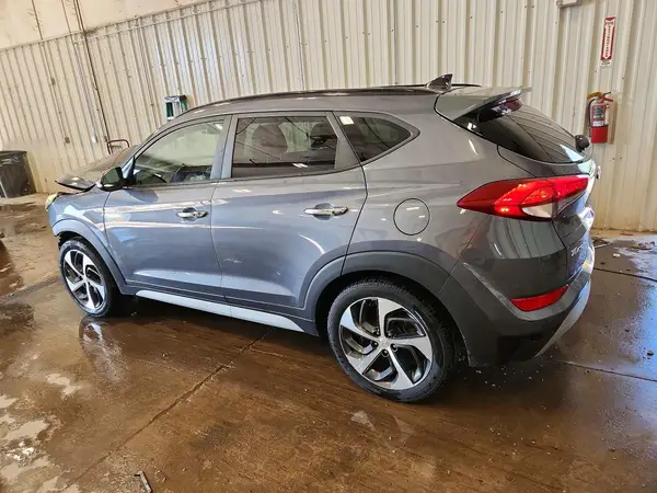 KM8J3CA2XJU621796 2018 HYUNDAI TUCSON - Image 2