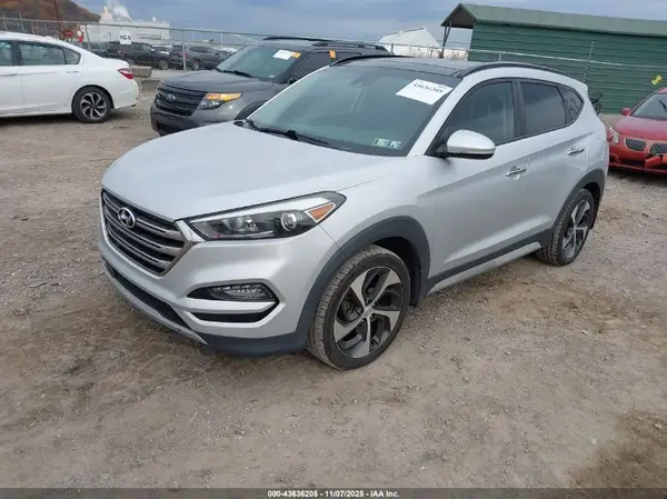KM8J3CA2XJU630658 2018 HYUNDAI TUCSON - Image 2