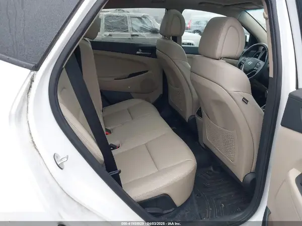 KM8J3CA2XJU646262 2018 HYUNDAI TUCSON - Image 8