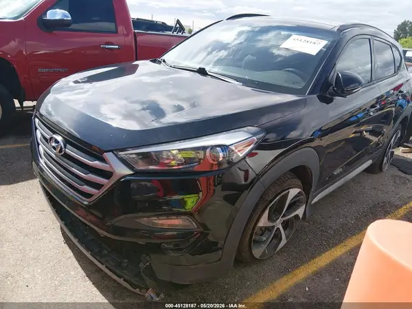 KM8J3CA2XJU651025 2018 HYUNDAI TUCSON - Image 2