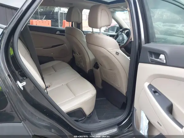 KM8J3CA2XJU651395 2018 HYUNDAI TUCSON - Image 8