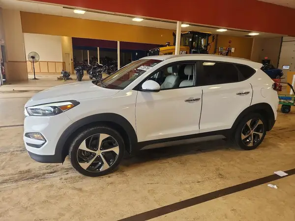 KM8J3CA2XJU653227 2018 HYUNDAI TUCSON - Image 1