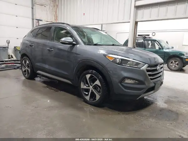 KM8J3CA2XJU668679 2018 HYUNDAI TUCSON - Image 1