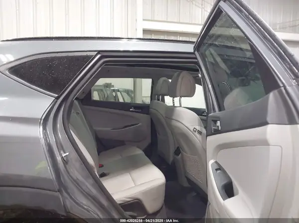 KM8J3CA2XJU668679 2018 HYUNDAI TUCSON - Image 8