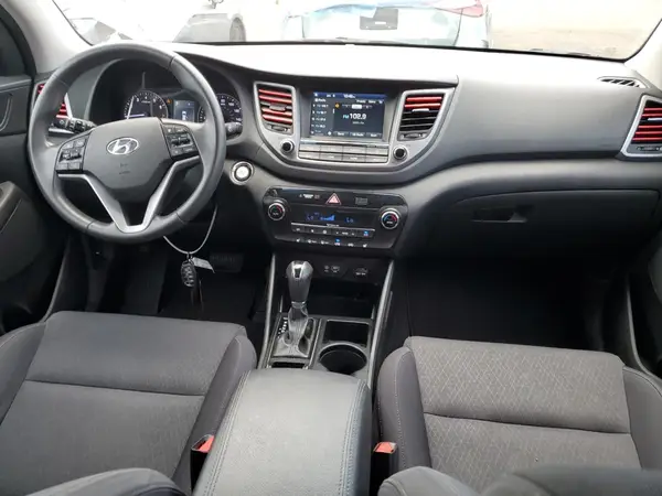 KM8J3CA2XJU680668 2018 HYUNDAI TUCSON - Image 8
