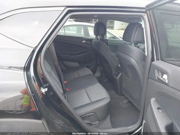KM8J3CA2XJU681982 2018 HYUNDAI TUCSON - Image 8