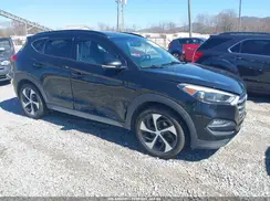 KM8J3CA2XJU690049 2018 HYUNDAI TUCSON