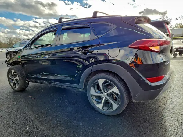 KM8J3CA2XJU704841 2018 HYUNDAI TUCSON - Image 2