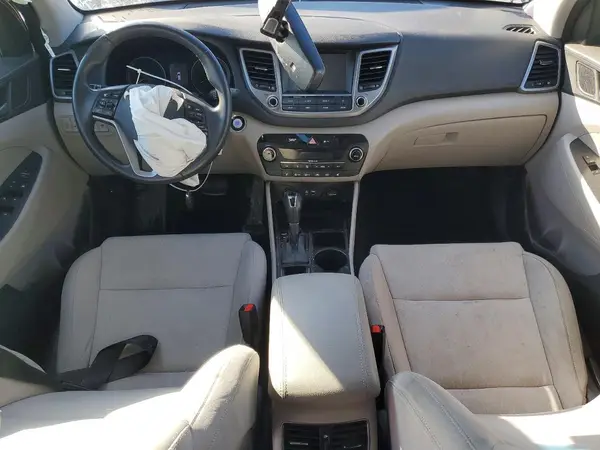 KM8J3CA2XJU762044 2018 HYUNDAI TUCSON - Image 8