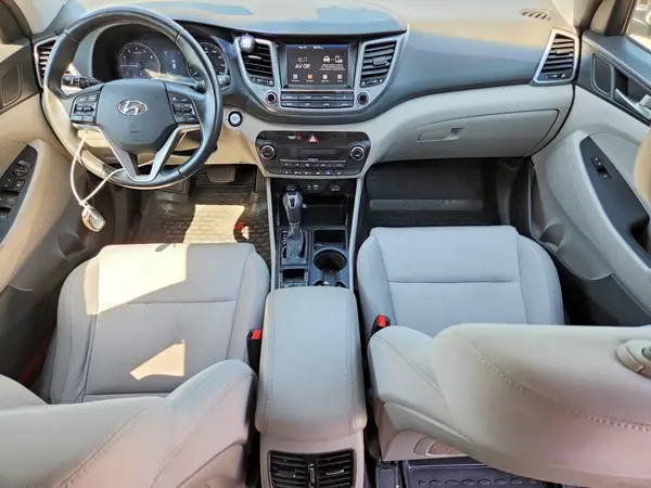 KM8J3CA2XJU796615 2018 HYUNDAI TUCSON - Image 8