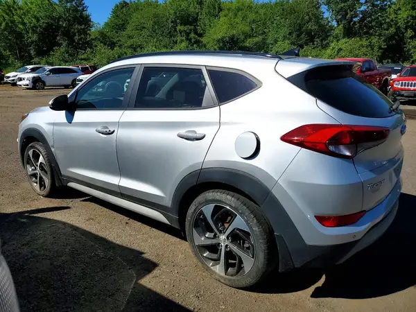 KM8J3CA2XJU797683 2018 HYUNDAI TUCSON - Image 2