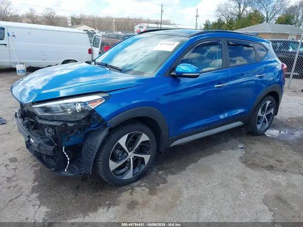 KM8J3CA2XJU819276 2018 HYUNDAI TUCSON - Image 2