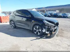 KM8J3CA2XJU822601 2018 HYUNDAI TUCSON