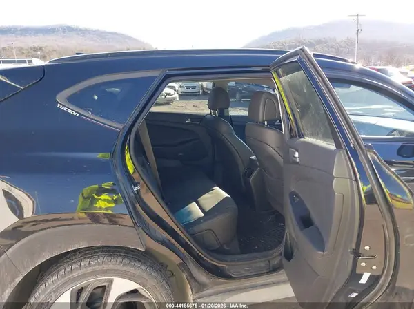 KM8J3CA2XJU822601 2018 HYUNDAI TUCSON - Image 8