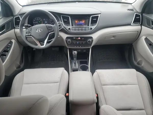 KM8J3CA40GU035425 2016 HYUNDAI TUCSON - Image 8