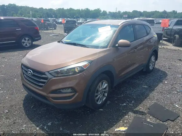 KM8J3CA40GU035523 2016 HYUNDAI TUCSON - Image 2