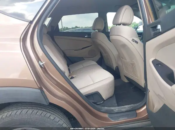 KM8J3CA40GU035523 2016 HYUNDAI TUCSON - Image 8