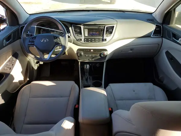KM8J3CA40GU035795 2016 HYUNDAI TUCSON - Image 8