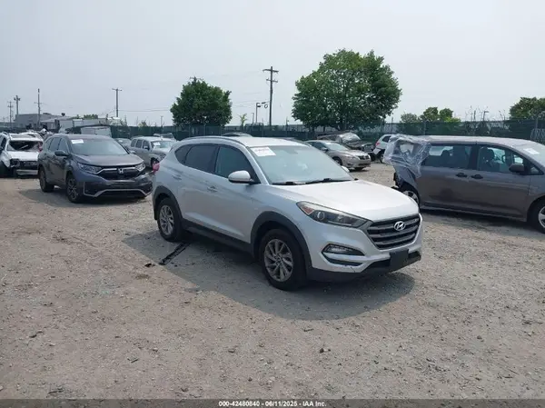 KM8J3CA40GU074189 2016 HYUNDAI TUCSON - Image 1