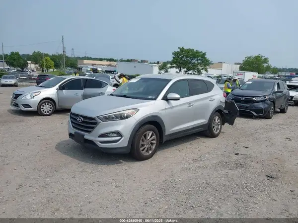 KM8J3CA40GU074189 2016 HYUNDAI TUCSON - Image 2