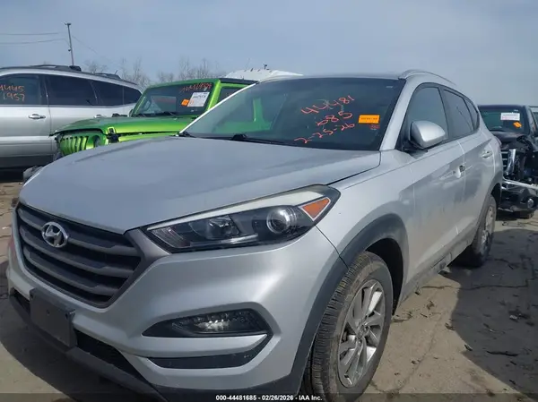 KM8J3CA40GU076332 2016 HYUNDAI TUCSON - Image 2