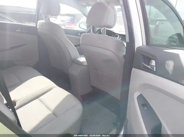 KM8J3CA40GU076332 2016 HYUNDAI TUCSON - Image 8