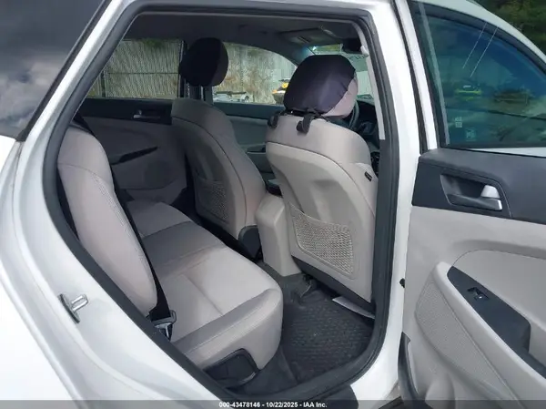 KM8J3CA40GU092935 2016 HYUNDAI TUCSON - Image 8