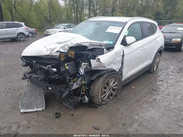 KM8J3CA40GU129238 2016 HYUNDAI TUCSON - Image 2