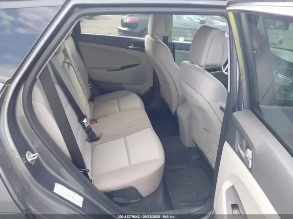 KM8J3CA40GU144404 2016 HYUNDAI TUCSON - Image 8
