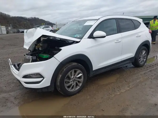 KM8J3CA40GU145648 2016 HYUNDAI TUCSON - Image 2