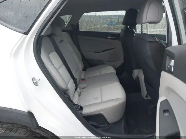 KM8J3CA40GU145648 2016 HYUNDAI TUCSON - Image 8