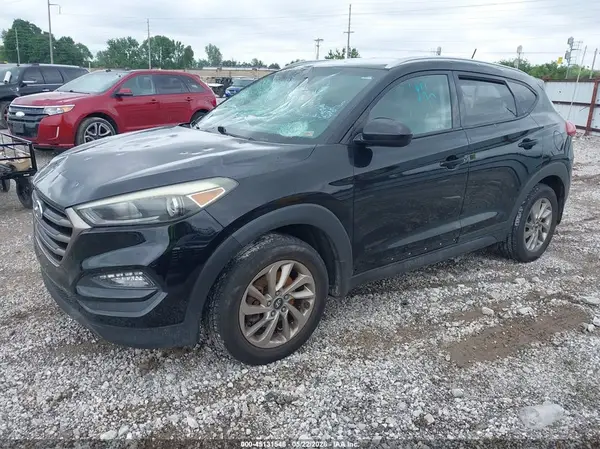 KM8J3CA40GU156875 2016 HYUNDAI TUCSON - Image 2