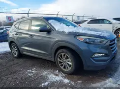 KM8J3CA40GU179542 2016 HYUNDAI TUCSON