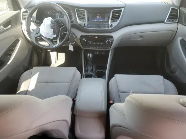 KM8J3CA40GU201216 2016 HYUNDAI TUCSON - Image 8