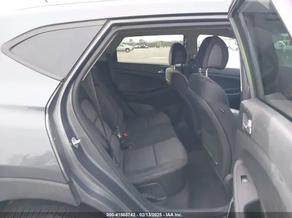 KM8J3CA40GU215780 2016 HYUNDAI TUCSON - Image 8